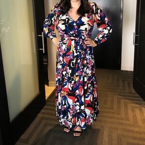 Eloquii Multicolor Abstract Long Sleeve Dress

Havana Floral Maxi Dress